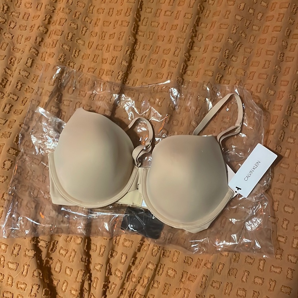 Calvin Klein 30 DD bra never worn